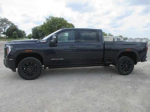 New 2026 GMC Sierra 3500 AT4 w/ AT4 Premium Plus Package AWD/4WD image 9