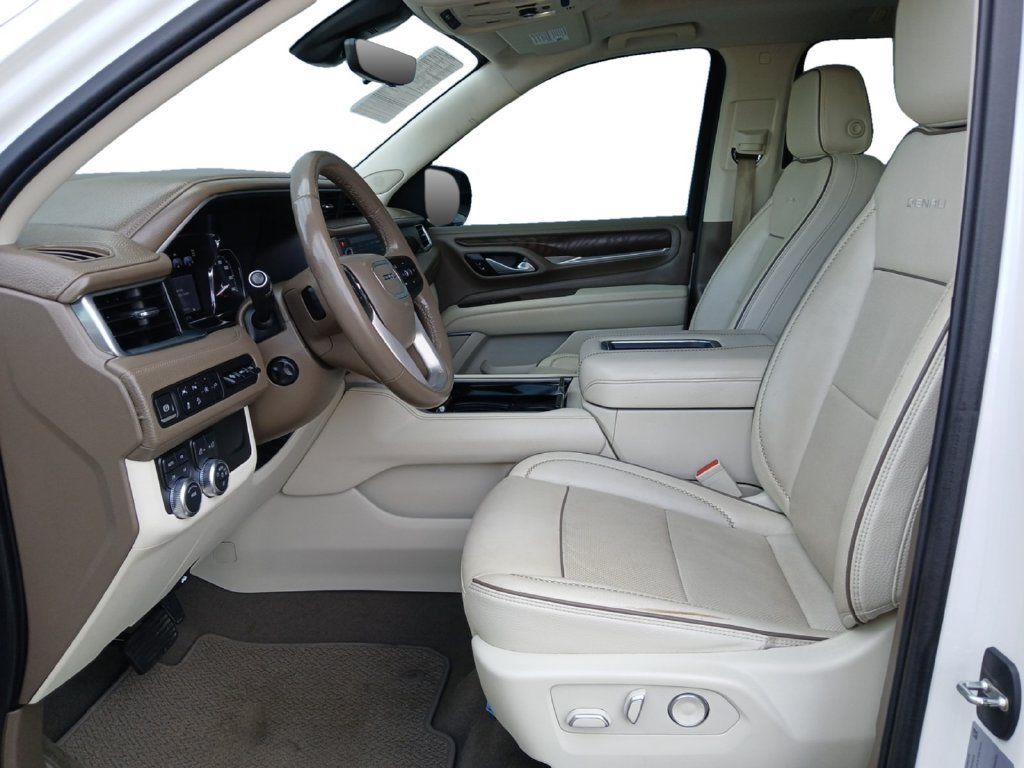 Used 2021 GMC Yukon XL Denali w/ Denali Premium Package AWD/4WD image 19
