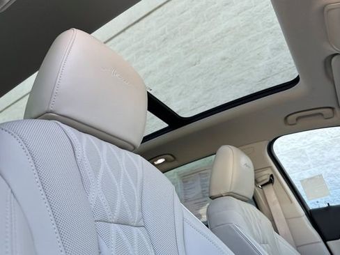 Used 2023 Buick Envision Avenir FWD image 19