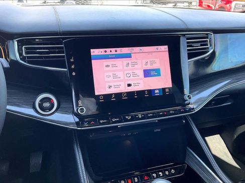 Used 2022 Jeep Wagoneer Series III w/ Premium Group I image 7