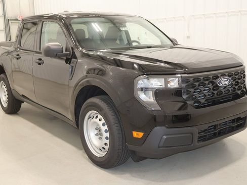 New 2025 Ford Maverick XL image 2