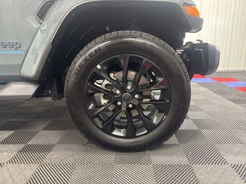 Used 2025 Jeep Wrangler Unlimited Sahara image 23