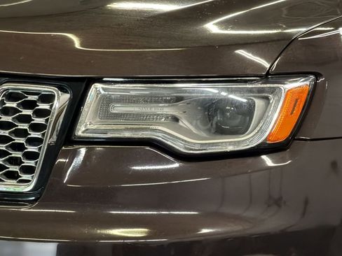 Used 2017 Jeep Grand Cherokee Overland AWD/4WD image 11