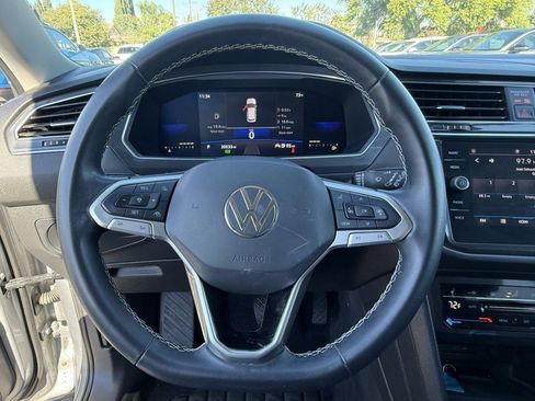 Used 2022 Volkswagen Tiguan SE image 14