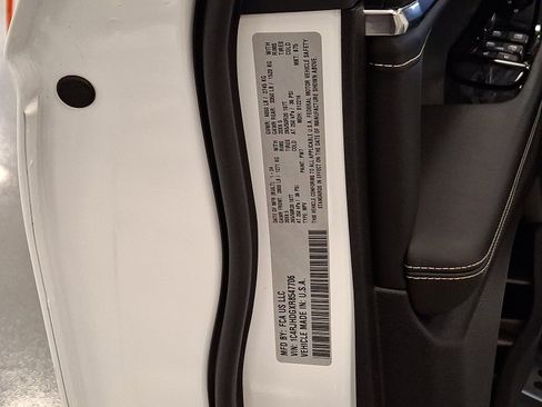 Certified 2024 Jeep Grand Cherokee Overland w/ Luxury Tech Group IV image 26