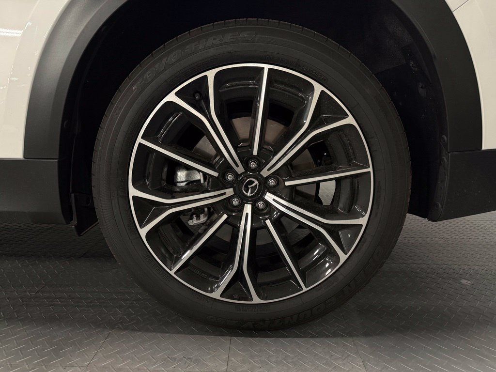 Used 2025 MAZDA CX-70 Plug-In Hybrid w/ Premium Plus AWD/4WD image 7