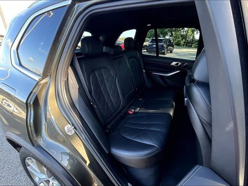 Used 2023 BMW X5 xDrive45e image 38