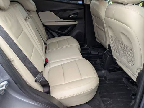 Used 2019 Buick Encore Essence image 28