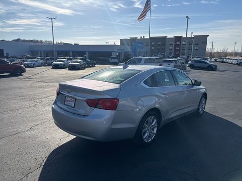 Used 2019 Chevrolet Impala LT image 14