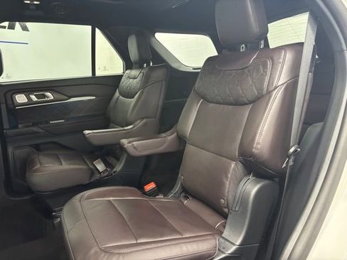 New 2026 Ford Explorer Platinum AWD/4WD image 9