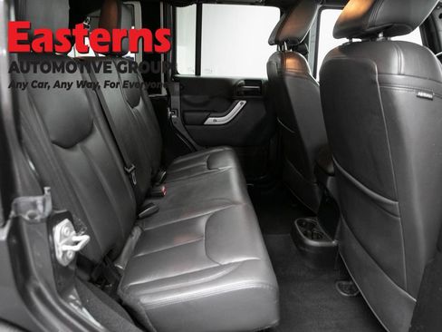 Used 2017 Jeep Wrangler Unlimited Sahara w/ Dual Top Group AWD/4WD image 23