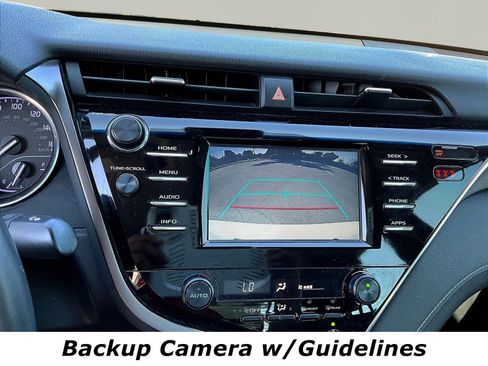 Used 2018 Toyota Camry SE w/ Moonroof Package FWD image 14