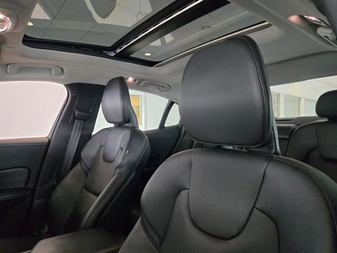 Used 2022 Volvo S60 B5 Inscription FWD image 23