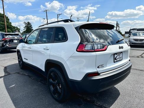 Used 2019 Jeep Cherokee Latitude Plus FWD image 6