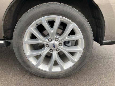 Used 2018 Ford Expedition Limited w/ Equipment Group 302A image 7