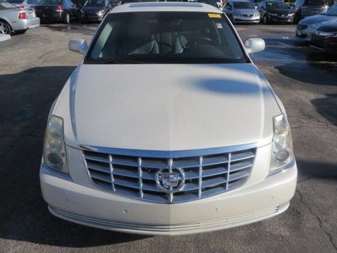 Used 2010 Cadillac DTS Luxury image 33