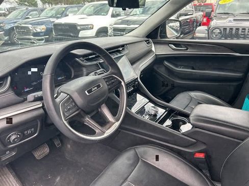 Used 2023 Jeep Grand Cherokee Limited w/ Luxury Tech Group II AWD/4WD image 8