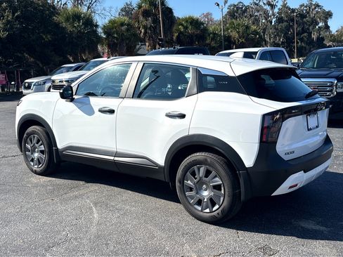 Used 2025 Nissan Kicks S image 25