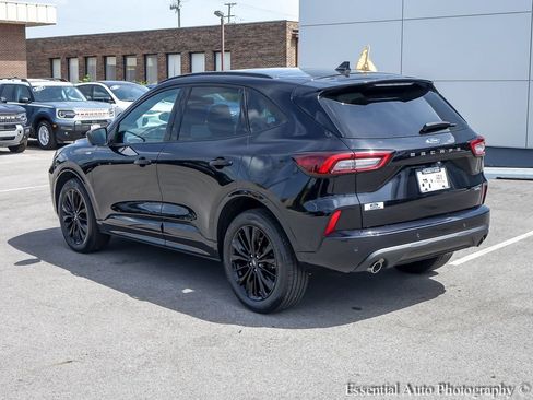 Used 2023 Ford Escape ST-Line Elite w/ Premium Technology Package AWD/4WD image 5