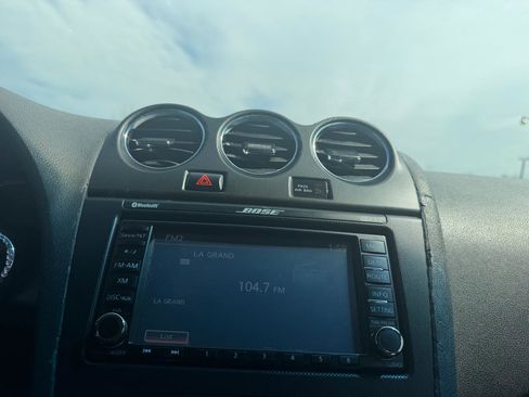 Used 2011 Nissan Altima 3.5 SR w/ 3.5SR Premium Pkg image 12