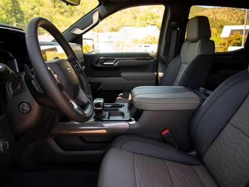 New 2026 Chevrolet Silverado 1500 ZR2 w/ Dark Appearance Package AWD/4WD image 12