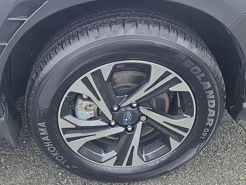 Used 2025 Subaru Crosstrek 2.5i Premium AWD/4WD image 9