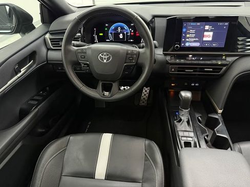 Used 2025 Toyota Camry SE w/ Convenience Package AWD/4WD image 32