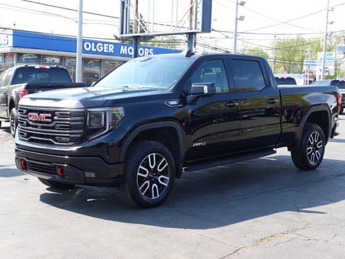 Used 2023 GMC Sierra 1500 AT4 w/ AT4 Premium Package AWD/4WD image 1