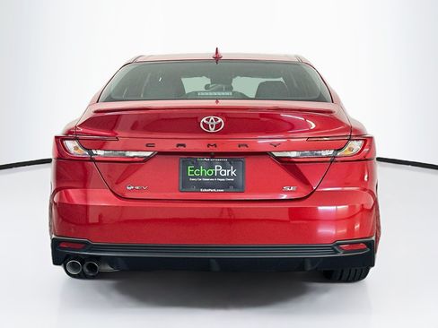 Used 2025 Toyota Camry SE FWD image 7