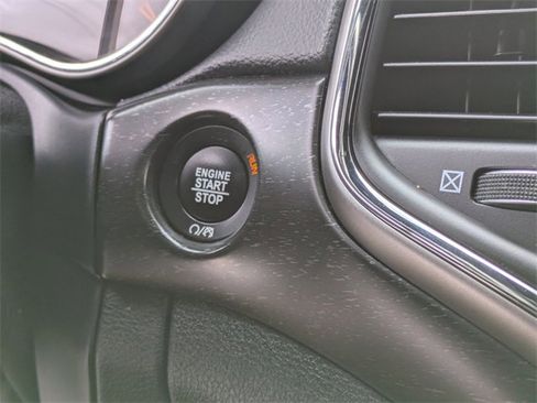 Certified 2018 Jeep Grand Cherokee Laredo image 22