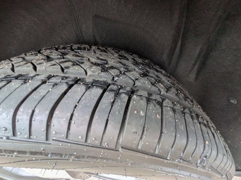 Used 2021 Chevrolet Traverse LT w/ LT Premium Package image 10