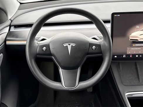 Used 2023 Tesla Model Y Long Range image 19