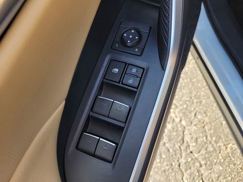 Used 2022 Toyota RAV4 XLE image 17