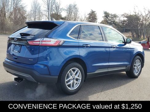 Used 2024 Ford Edge SEL w/ Convenience Package image 3
