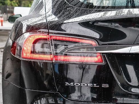 Used 2013 Tesla Model S image 9