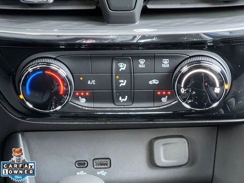 Used 2025 Buick Encore GX Sport Touring w/ Advanced Technology Package AWD/4WD image 4