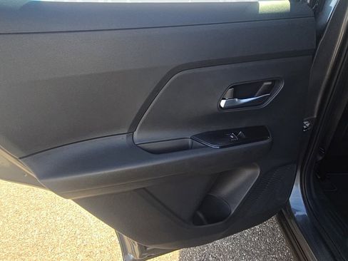 New 2026 Nissan Kicks SR w/ Cold Weather Package image 32