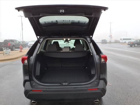Used 2022 Toyota RAV4 XLE image 6
