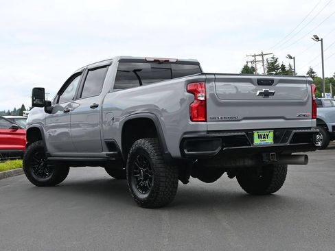 Used 2024 Chevrolet Silverado 2500 ZR2 w/ Technology Package AWD/4WD image 3