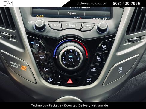 Used 2014 Hyundai Veloster w/ Technology Package 03 FWD image 36