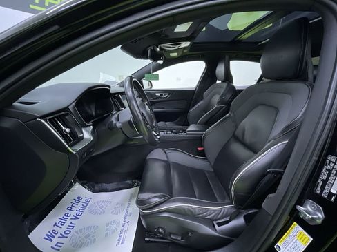 Used 2019 Volvo S60 T5 R-Design image 17