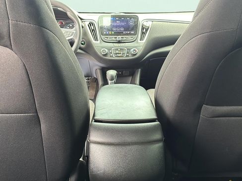 Used 2024 Chevrolet Malibu LS FWD image 21