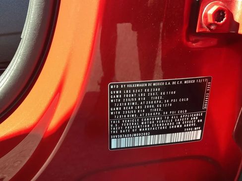 Used 2018 Volkswagen Tiguan SEL FWD image 31