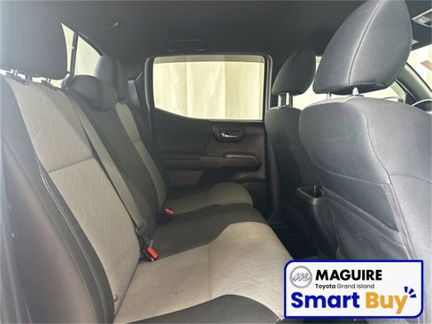 Used 2021 Toyota Tacoma TRD Off-Road image 19