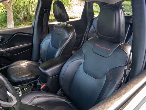 Used 2015 Jeep Cherokee Trailhawk w/ Comfort/Convenience Group image 45