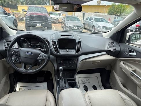 Used 2017 Ford Escape SE w/ SE Leather Comfort Package FWD image 18