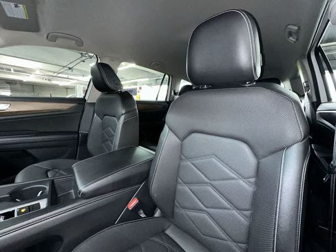 Used 2024 Volkswagen Atlas SE FWD image 14