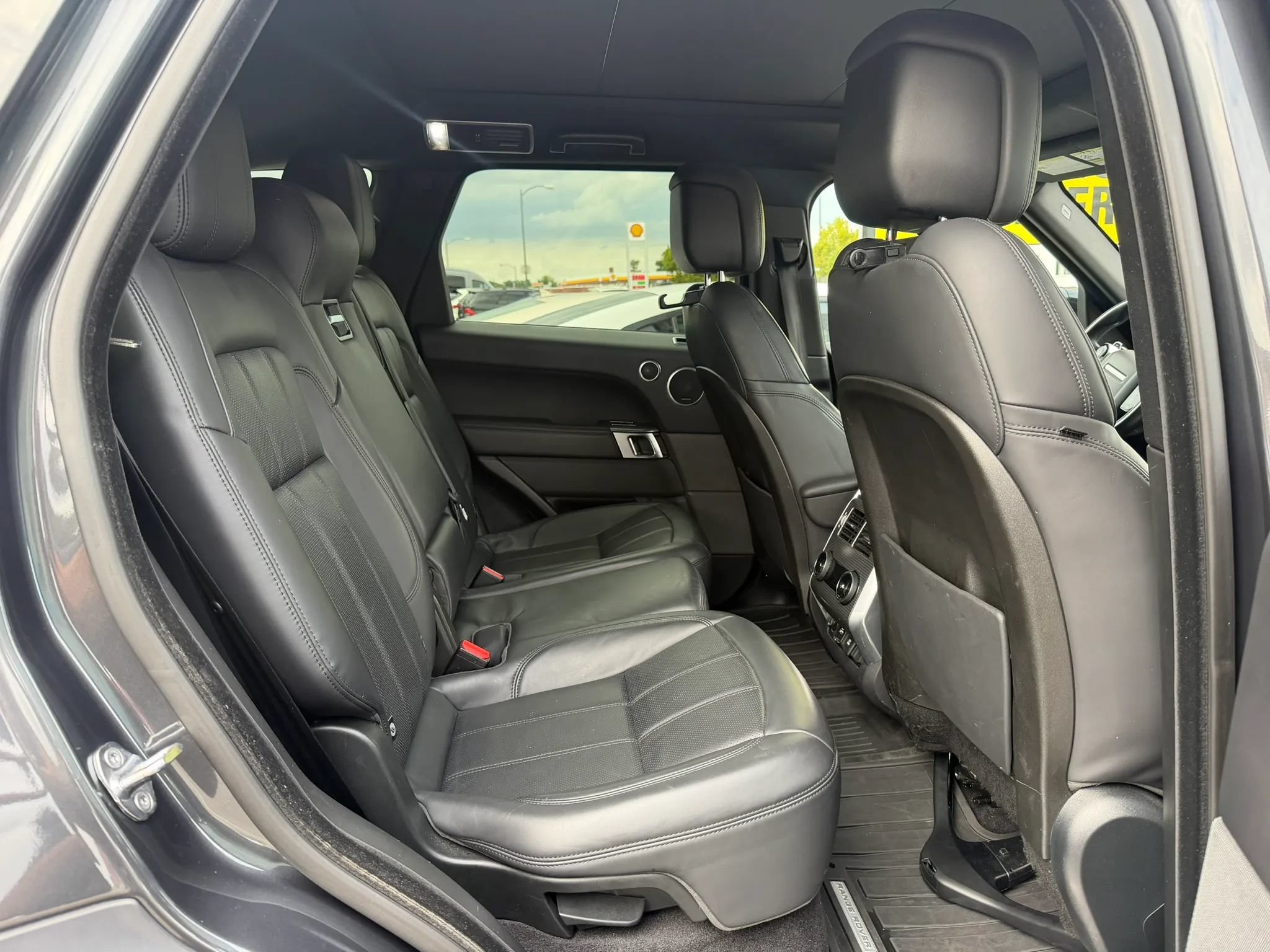 Used 2019 Land Rover Range Rover Sport Supercharged AWD/4WD image 12