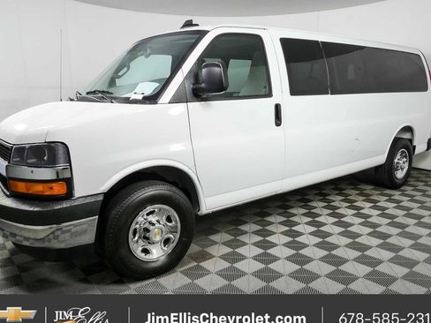 Certified 2025 Chevrolet Express 3500 LT w/ LT Preferred Equipment Group RWD image 22