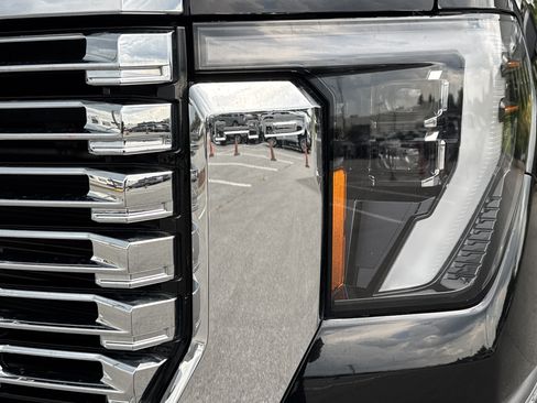 Used 2024 GMC Sierra 2500 Denali w/ Denali Reserve Package AWD/4WD image 6